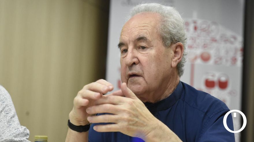 John Banville, el novelista con dos cabezas y el poeta que escribe en prosa