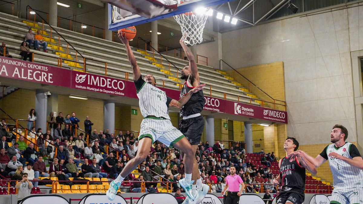 Las imágenes del Coto Córdoba CB - Círculo Gijón Baloncesto