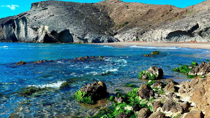Restricciones en los accesos a Cabo de Gata en 2025: playas y calas restringidas, fechas y precios
