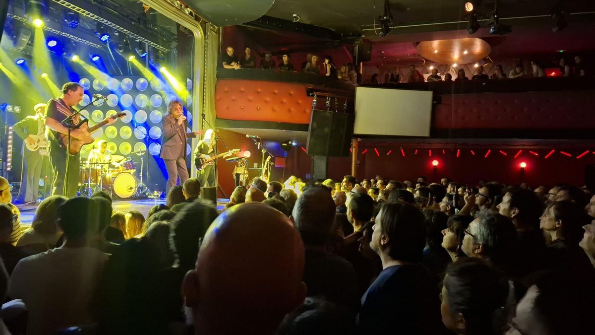 Javitxu, los Seis de Zaragoza y el CSO Kike Mur: el alegato antifascista en el concierto de Nacho Vegas en la Oasis