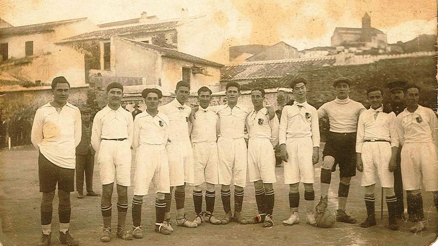 'Veleta', la Carmona de hace un siglo que se hacía pasar por hombre para poder jugar al fútbol