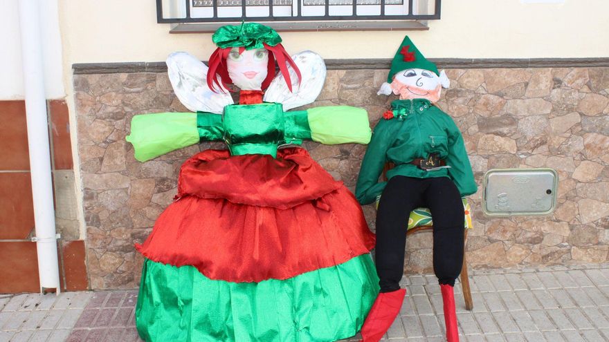 Exposición de muñecas en Alamillo (Ciudad Real) en su fiesta 'Judas y Muñecas'