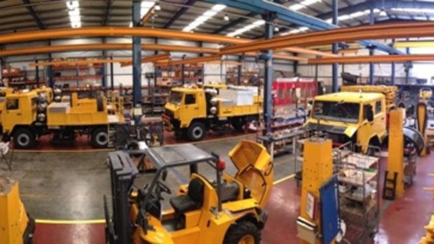 De Castropol al metro de Madrid, Uromac diseña una máquina ecológica de mantenimiento que quiere exportar