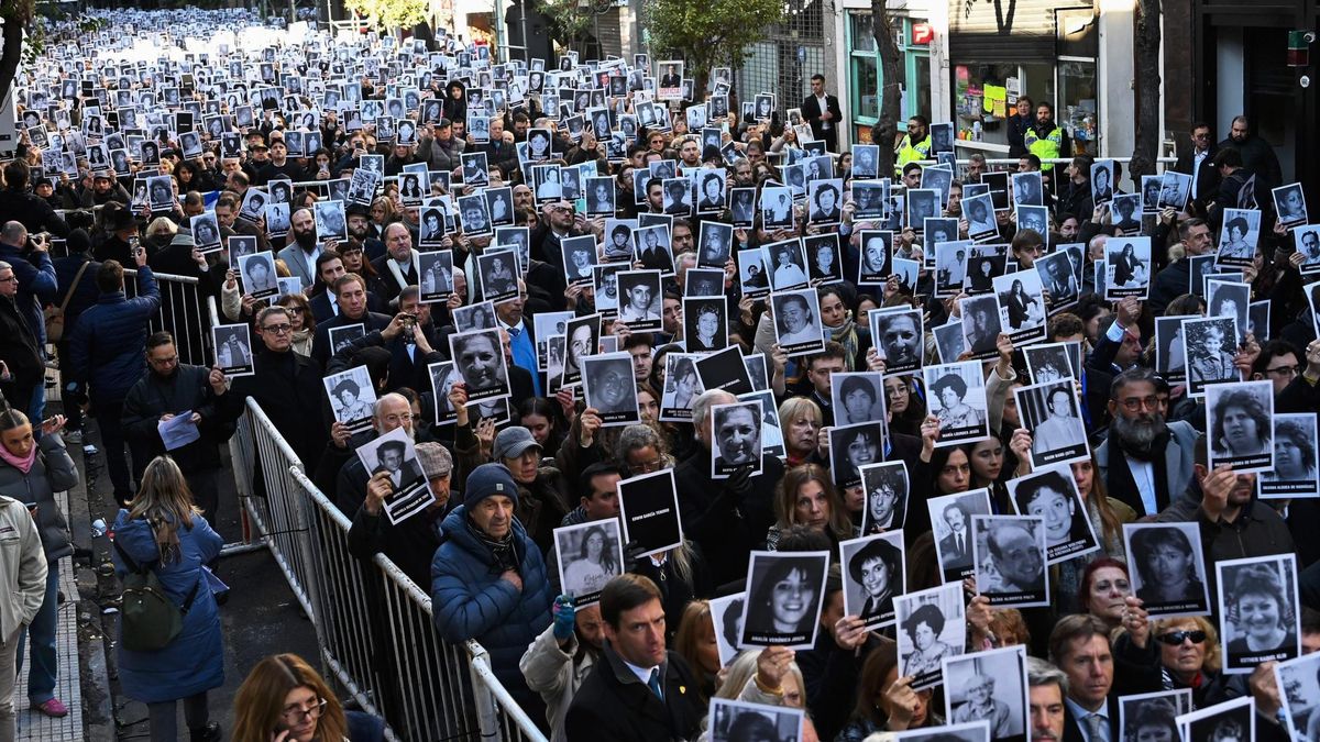 Acto por el aniversario del atentado a la AMIA.