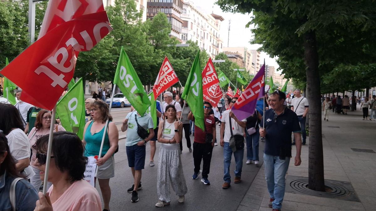 Exigen al Ayuntamiento y Gobierno de Aragón mejorar las condiciones del sector de limpieza de edificios