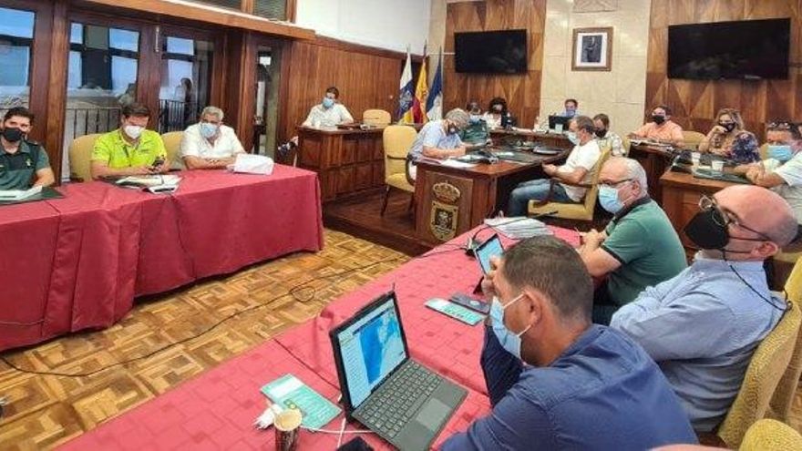El Cabildo y los ayuntamientos afectados por el enjambre sísmico de La Palma definen sus planes de evacuación