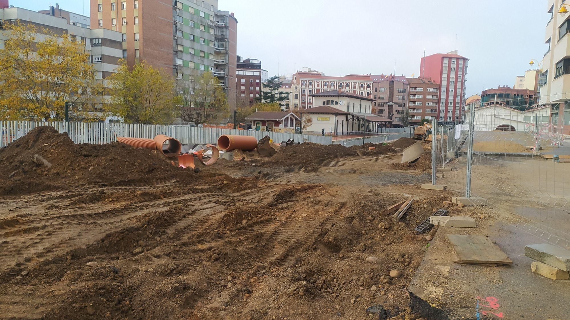 Nuevo vial que pasa entre la estación de Feve y el Espacio Vías