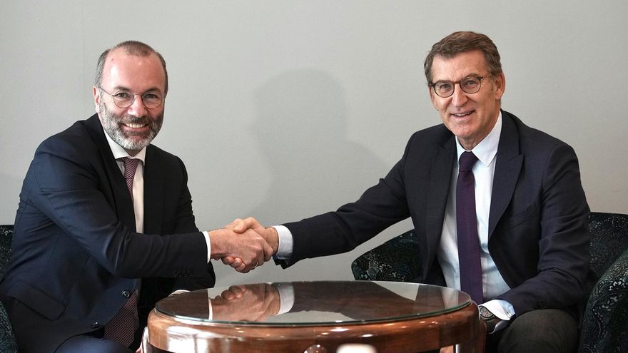 Puigdemont y el líder del PP europeo rompen el hielo en una entrega de premios en plena ofensiva de la derecha contra la amnistía