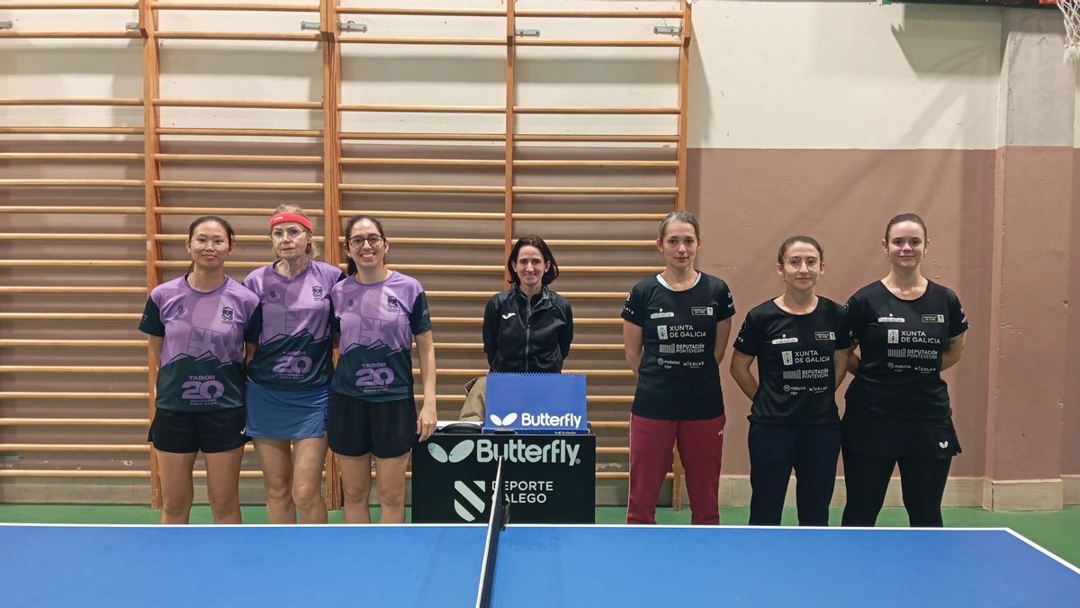 Formaciones del encuentro Illas Cíes-Tabor de la División de Honor femenino.