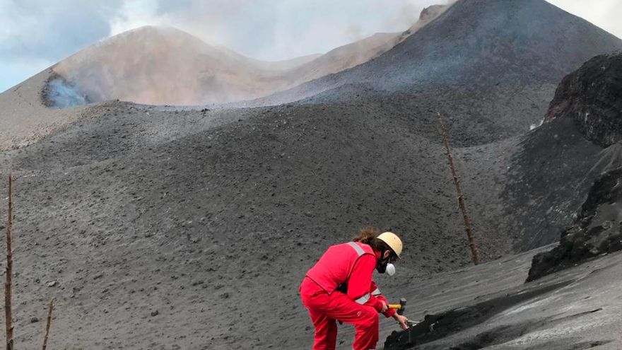 El Pevolca advierte del peligro de los gases del volcán en las zonas próximas a las coladas