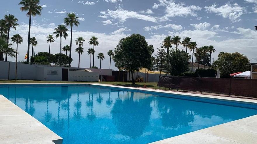 Las restricciones en el uso del agua se extienden a otros 325.000 usuarios del área metropolitana de Sevilla