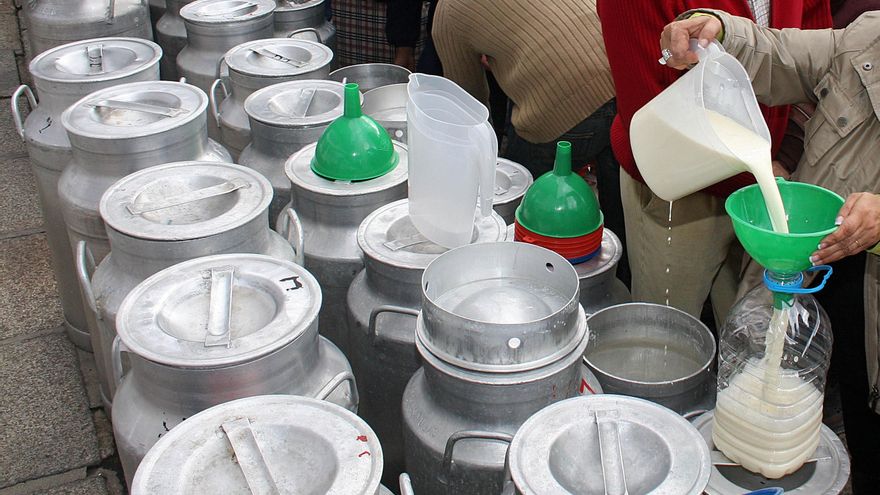 Nocturnidad y división sindical ante un posible acuerdo para que una láctea supla a Lar y recoja leche en Babia y Omaña