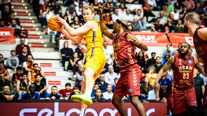 El Lenovo salva el primer puesto en Murcia