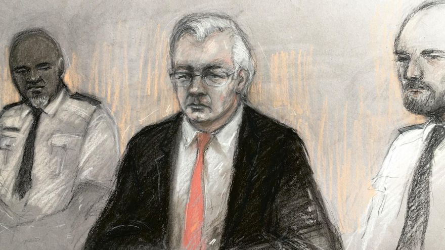Dibujo de Julian Assange durante la vista de este lunes sobre su extradición a EEUU.