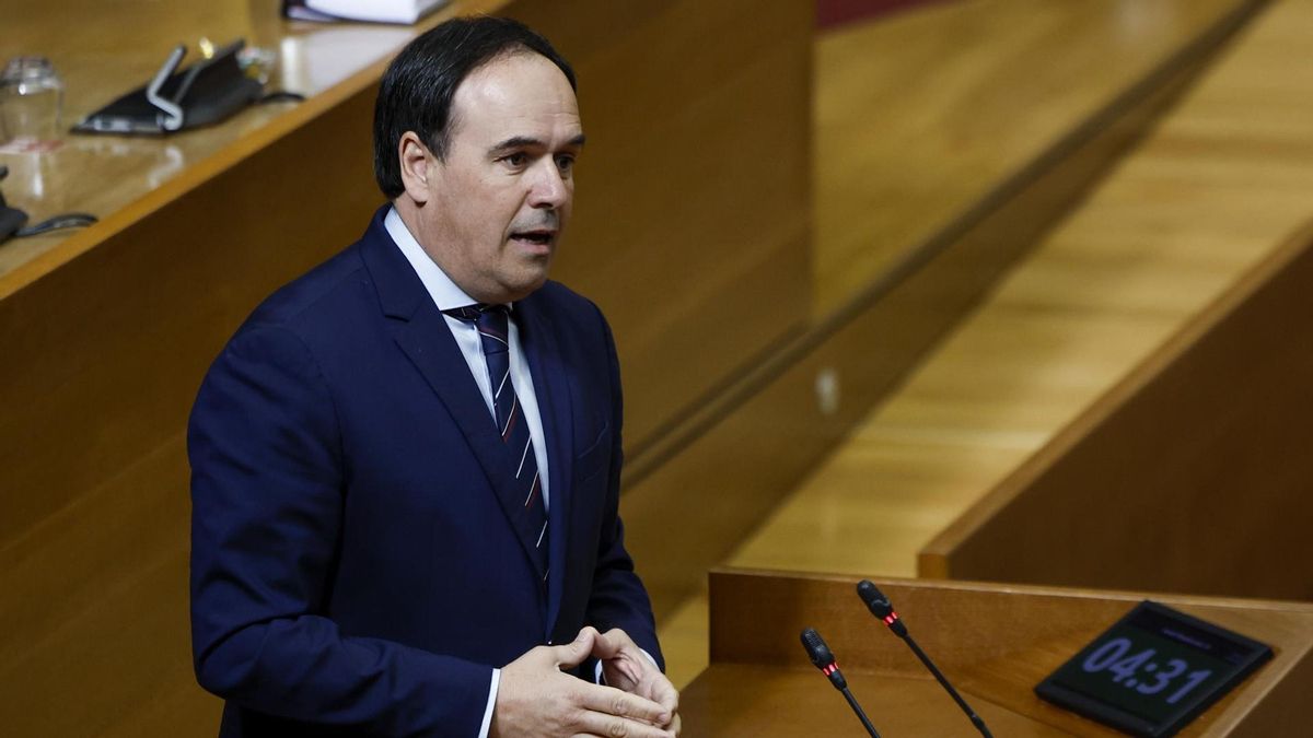 Pérez Llorca investigará el gasto de 15.000 euros en combustible de Camps y señala los 187.000 euros de Ximo Puig