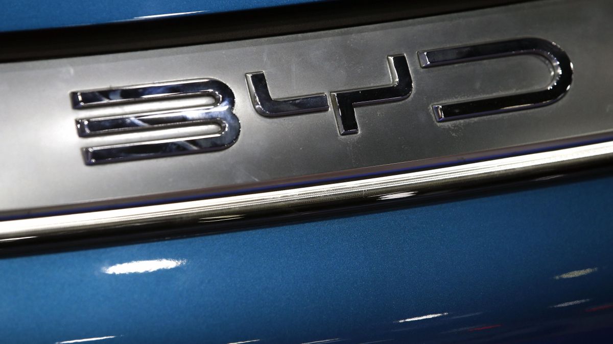 Fotografía de archivo del logotipo del fabricante de coches chino BYD