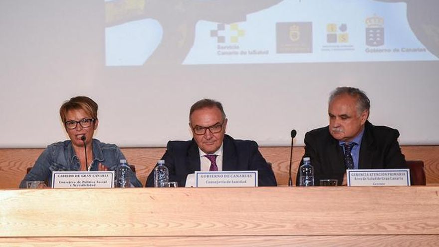 “En su país este derecho no existe”, la respuesta del consejero canario de Sanidad a una mujer latinoamericana en un encuentro sobre Dependencia