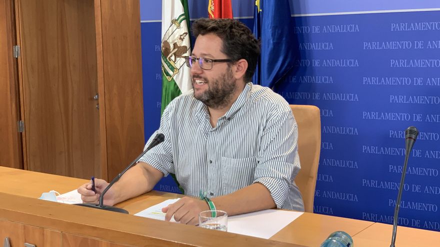 En rueda de prensa el portavoz adjunto de Adelante, José Ignacio García, en una foto de archivo.