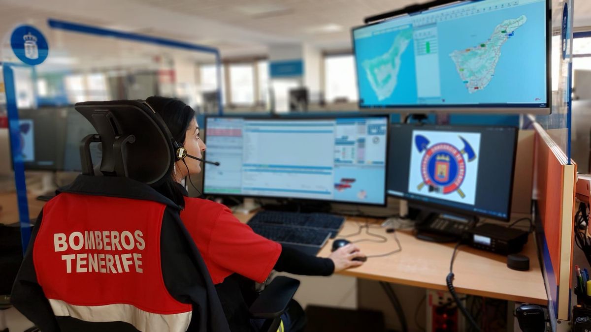 Personal de Bomberos de Tenerife, en una imagen de archivo