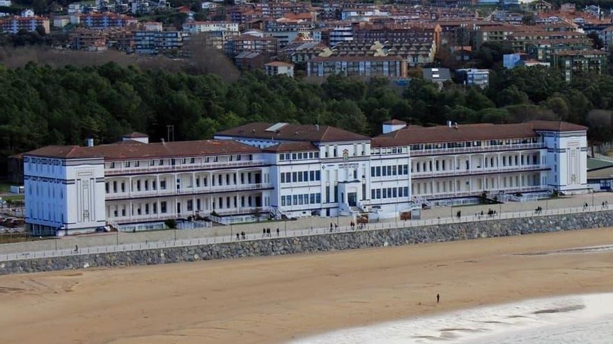 Un brote de coronavirus afecta al 20% de los pacientes y al 10% de los sanitarios del hospital de Gorliz, en Bizkaia