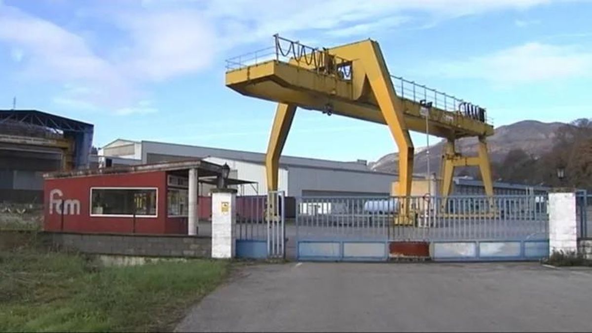 PP, Vox, Foro y el socio de gobierno IU ven "puntos oscuros" en la operación del Principado en la compra del taller de Barros