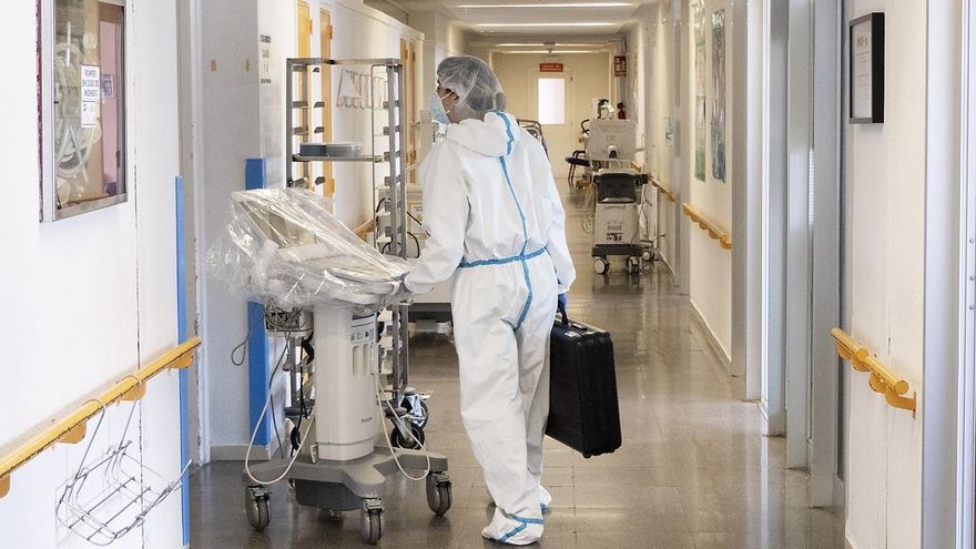 Andalucía suma un hospitalizado por Covid-19 en 24 horas y registra 48 ingresados, 14 en UCI