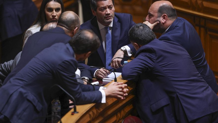 Socialistas y el centroderecha rotarán en la presidencia del Parlamento luso para sortear el bloqueo de la extrema derecha