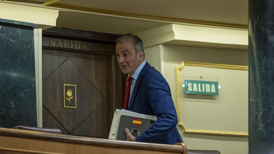 Vox expulsa definitivamente a Ortega Smith del partido y suspende de militancia a Antelo