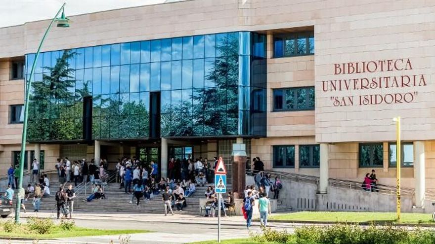 Biblioteca de San Isidoro de la Universidad de León.