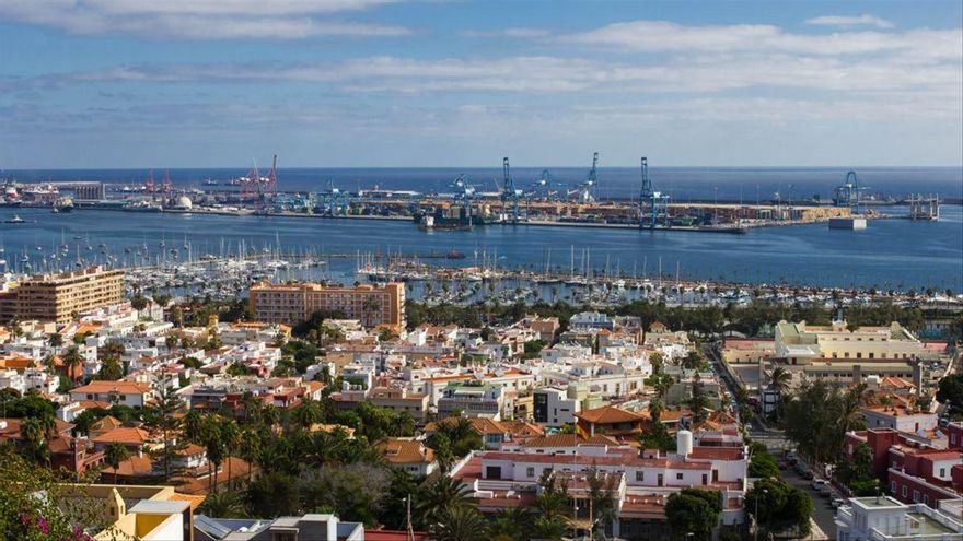 Ciudad Jardín y el Puerto de la Luz desde Ciudad Alta, Las Palmas de Gran Canaria. Archivo.