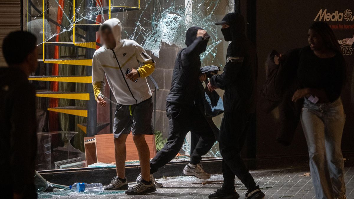Esa "mano negra" que incendia y saquea