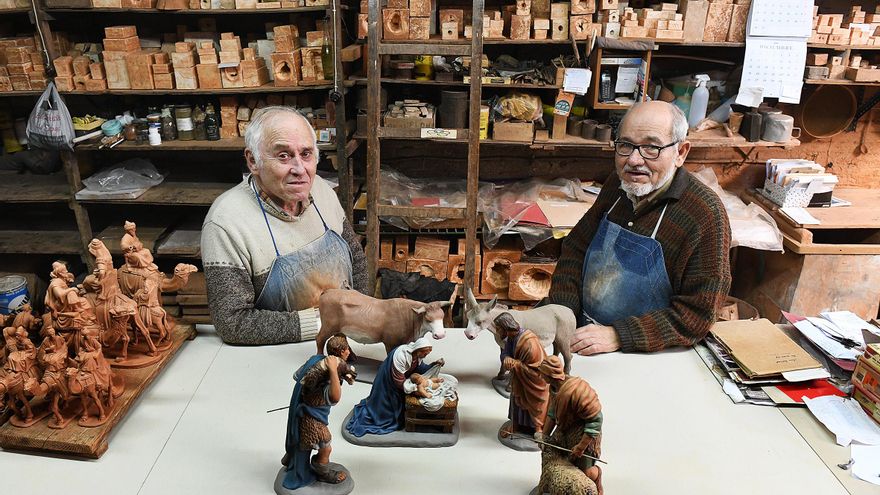 La última saga de pesebristas artesanos de Barcelona: “El día que nos retiremos ya nadie hará nuestro trabajo”