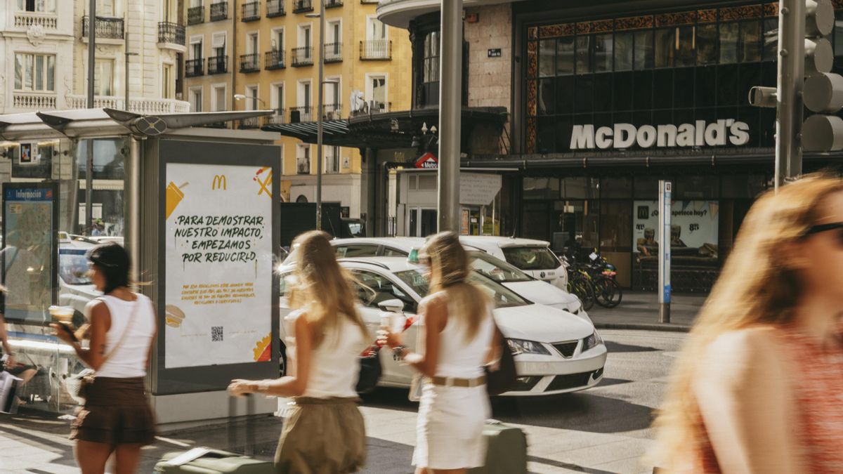 Fachada del restaurante de McDonald's en la Gran Vía de Madrid