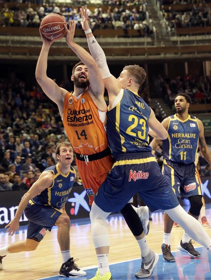 Partido de cuartos de final de la Copa del Rey entre el Valencia Basket y el Herbalife Gran Canaria en La Coruña. Efe.