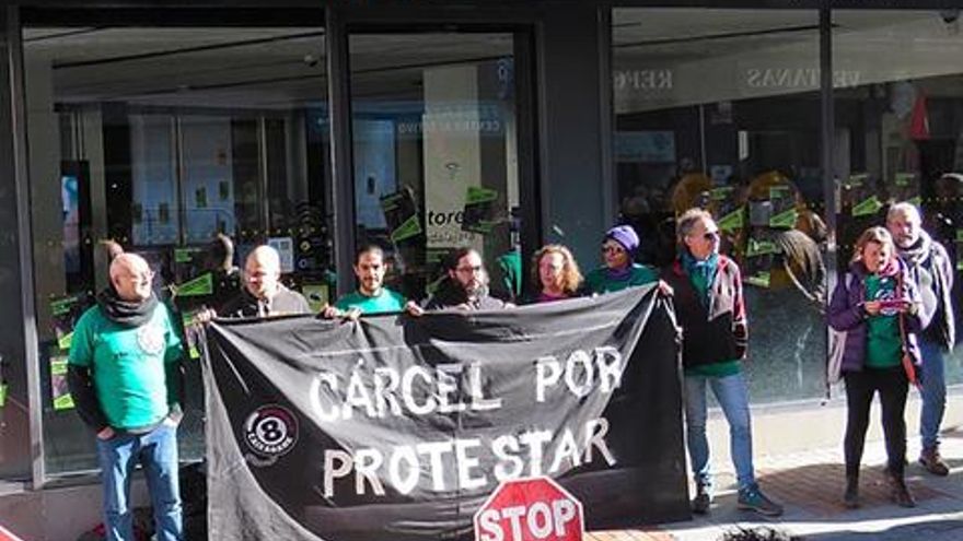 “Nos tendrán que llevar por la fuerza y esposados”: activistas de la PAH se niegan a ser enjuiciados a puerta cerrada