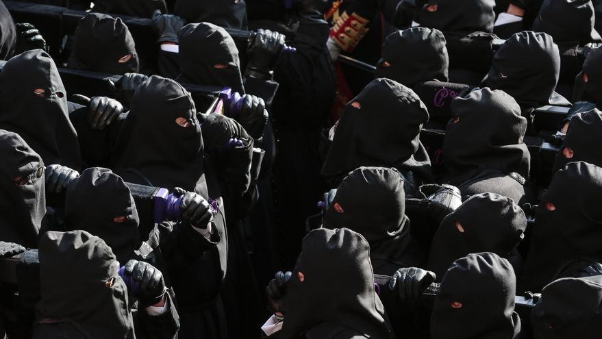 Celebración del acto de El Encuentro en el transcurso de la Procesión de los Pasos de León