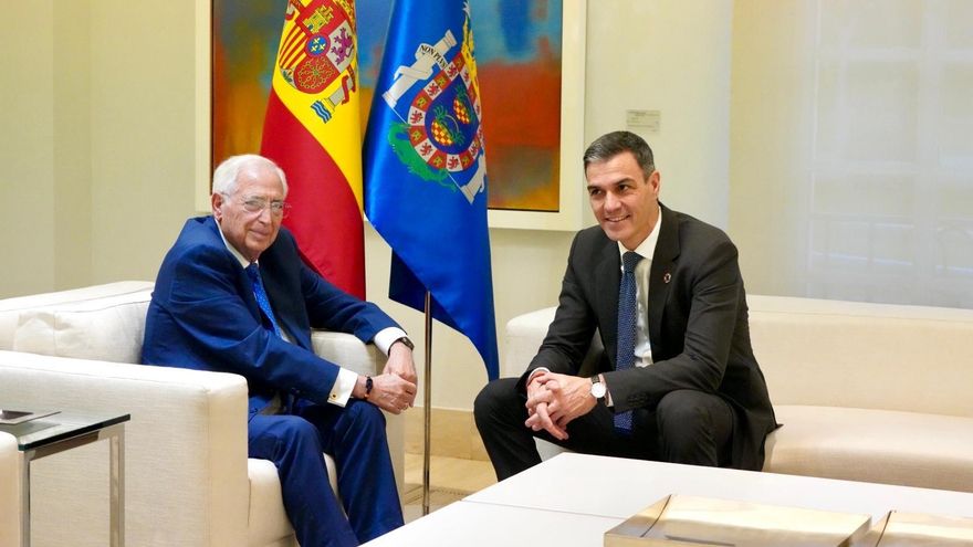 Imagen de la última recepción de Pedro Sánchez a Juan José Imbroda en el Palacio de la Moncloa.