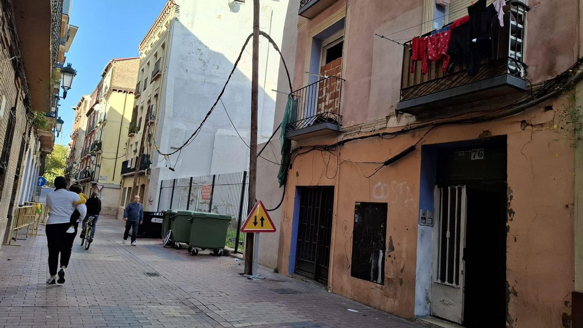 Imagen de una calle de El Gancho, en Zaragoza.