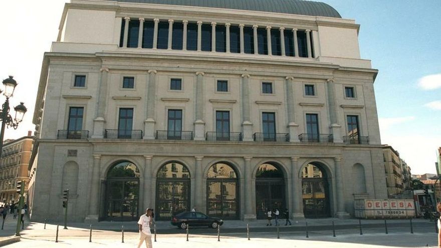 Fachada del Teatro Real.