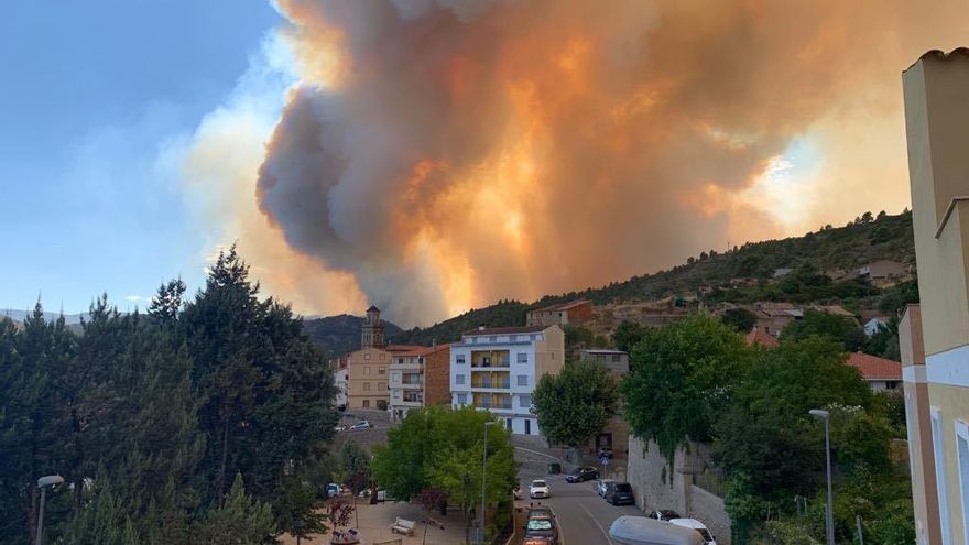 VÍDEO | La evacuación de Teresa por el incendio de Bejís: "Nos pusimos a llorar, el cielo se puso rojo y el fuego se acercaba"