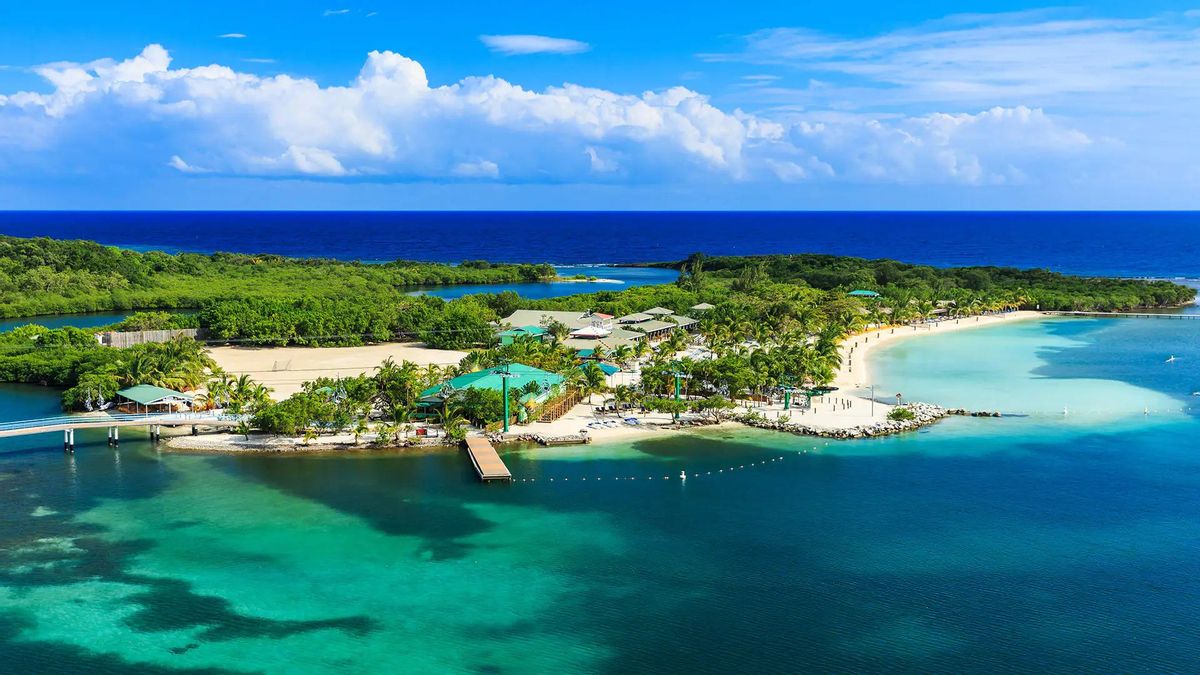 Roatán: la isla hondureña donde el pirata Henry Morgan escondió sus tesoros y que tiene el segundo arrecife de coral más grande del mundo