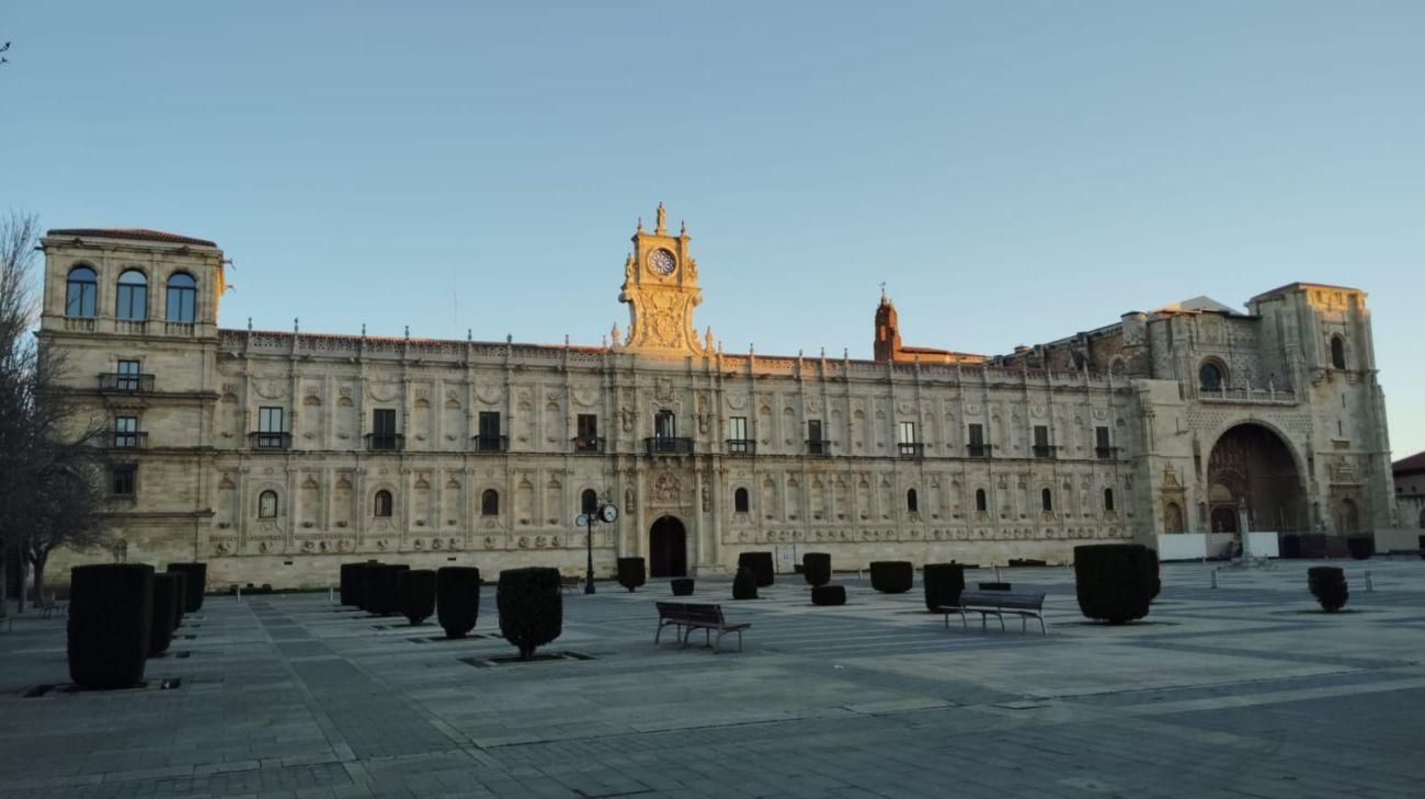 Termina la restauración de la fachada de la Iglesia de San Marcos de León