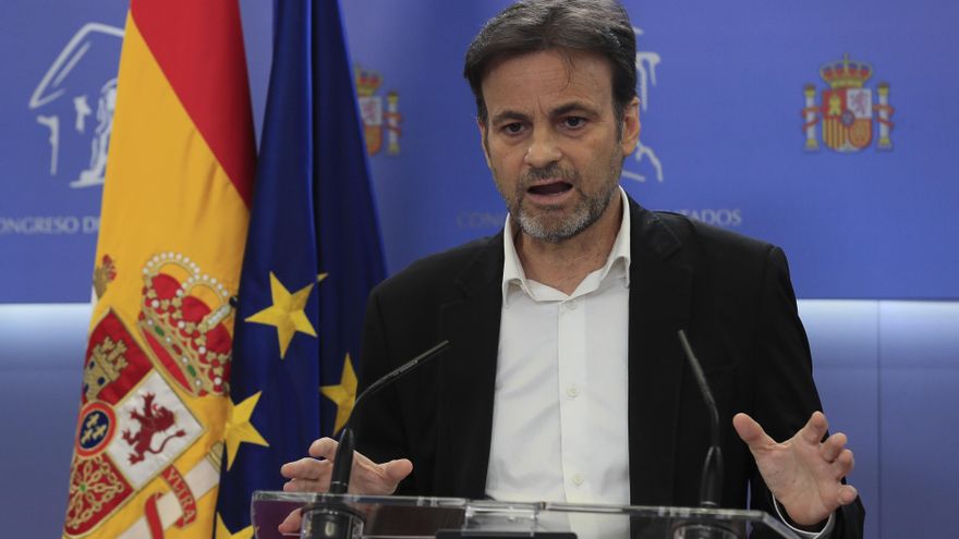 El presidente del grupo parlamentario de Unidas Podemos en el Congreso, Jaume Asens, en una rueda de prensa en el Congreso de los Diputados. EFE/ Fernando Alvarado