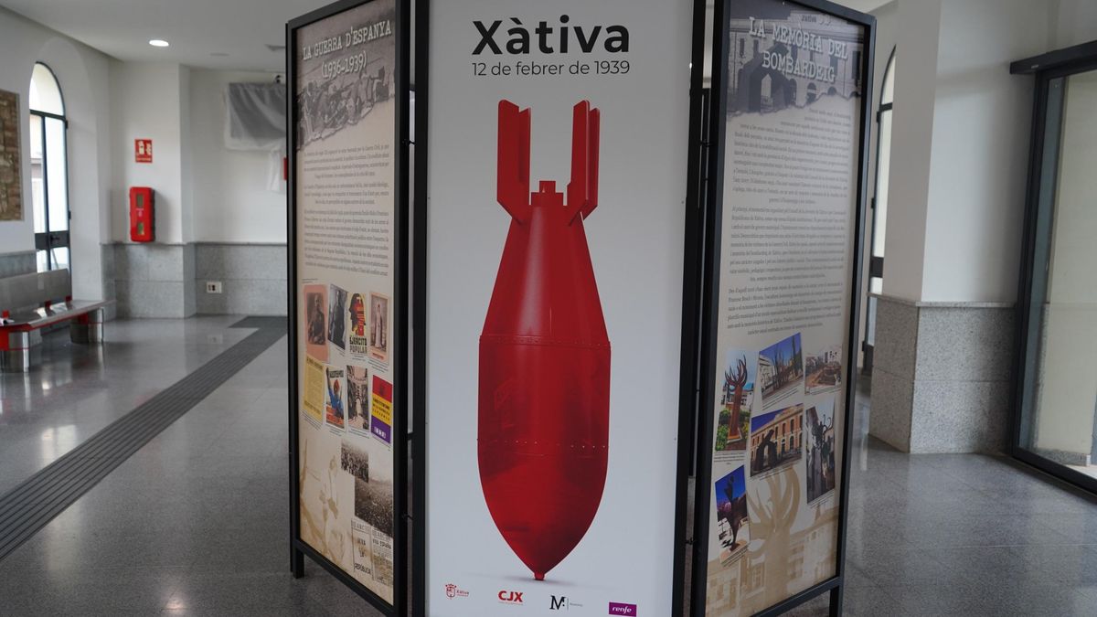 L'estació de Xàtiva commemora amb una exposició el bombardeig que va patir de l'aviació feixista l'any 1939