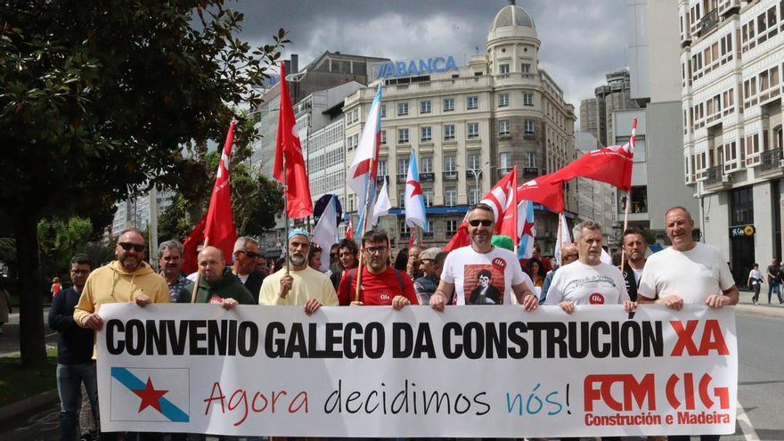 Agreden a un sindicalista de la CIG que colocaba una pancarta de huelga: "Rojo de mierda, acabaré con vosotros"