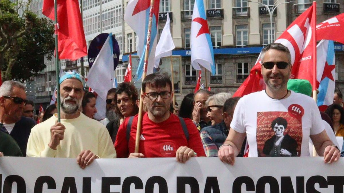 Agreden a un sindicalista de la CIG que colocaba una pancarta de huelga: "Rojo de mierda, acabaré con vosotros"