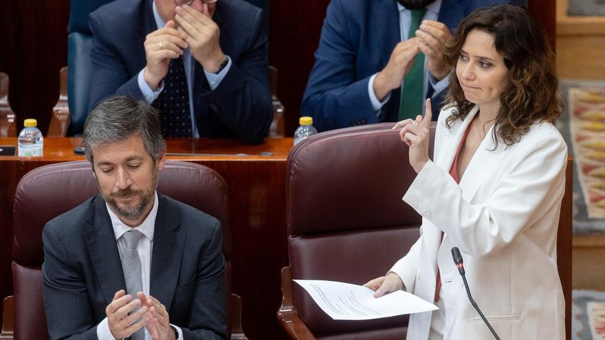 La presidenta de la Comunidad de Madrid, Isabel Díaz Ayuso, interviene durante un pleno en la Asamblea de Madrid, a 9 de mayo de 2024, en Madrid (España).
