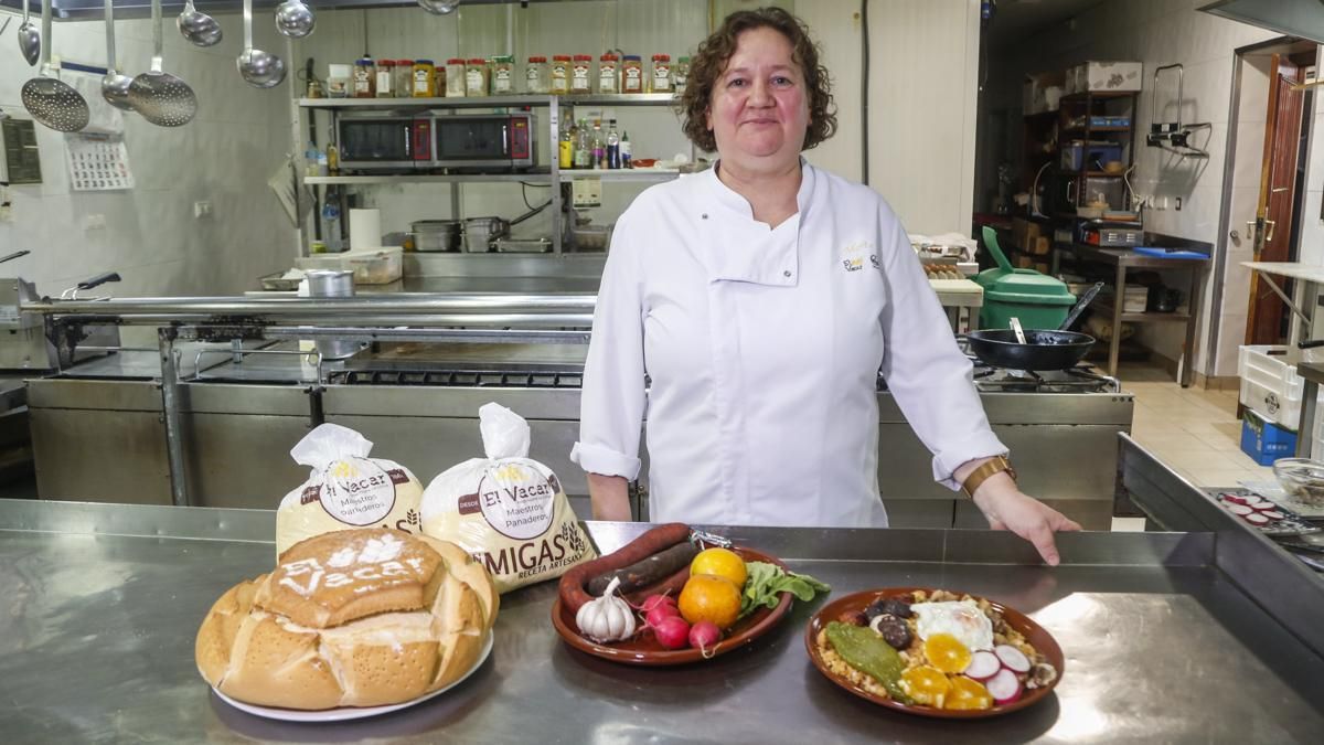 Pan El Vacar: el obrador que lleva generaciones ofreciendo el mejor pan artesano para las tradicionales migas cordobesas