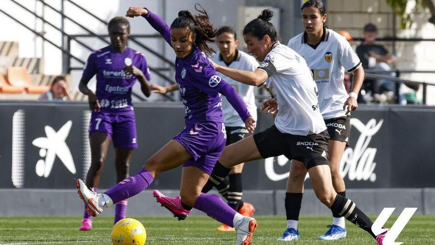 Pisco rescata un punto para el Costa Adeje