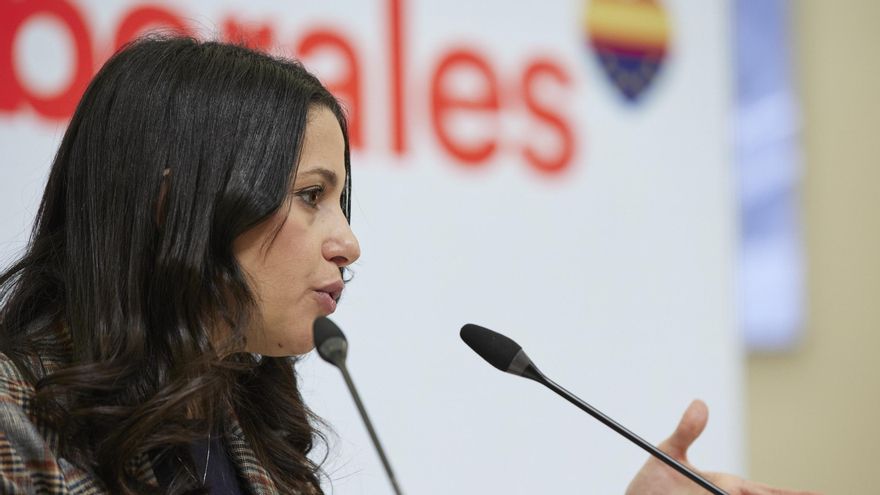 La líder de Ciudadanos, Inés Arrimadas, en rueda de prensa
